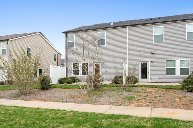 420 Palmetto Dr, Columbia, TN 38401