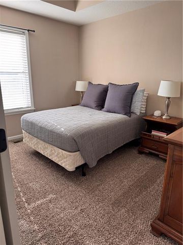 1212 Viola Street, Smithville, MO 64089