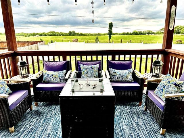 1212 Viola Street, Smithville, MO 64089