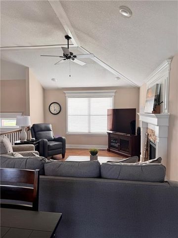1212 Viola Street, Smithville, MO 64089