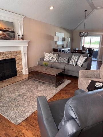 1212 Viola Street, Smithville, MO 64089