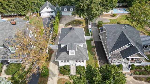 333 E Chicago Avenue, Hinsdale, IL 60521