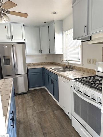8447 Capeview Ave, Norfolk, VA 23503