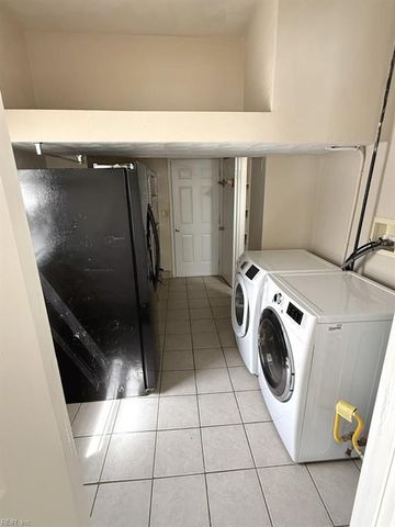 8447 Capeview Ave, Norfolk, VA 23503
