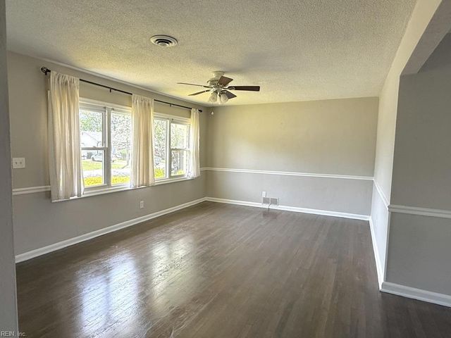 8447 Capeview Ave, Norfolk, VA 23503