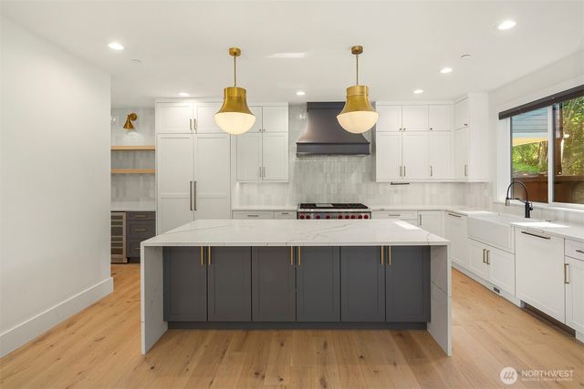 11327 113th Place NE, Kirkland, WA 98033