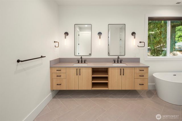 11327 113th Place NE, Kirkland, WA 98033