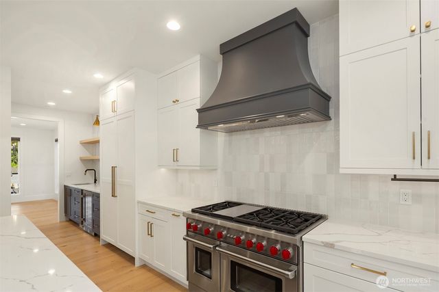 11327 113th Place NE, Kirkland, WA 98033