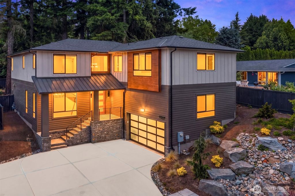 11327 113th Place NE, Kirkland, WA 98033