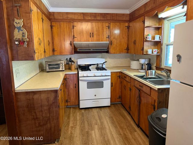 108 Dixie Drive, Natchez, MS 39120