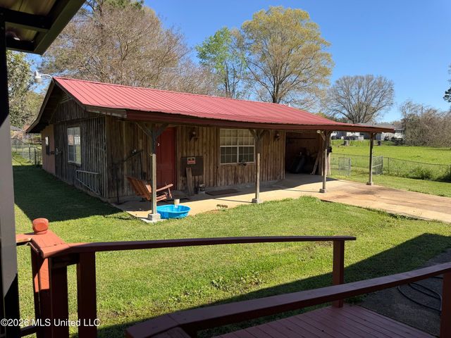 108 Dixie Drive, Natchez, MS 39120