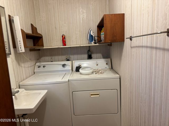 108 Dixie Drive, Natchez, MS 39120