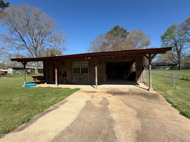 108 Dixie Drive, Natchez, MS 39120