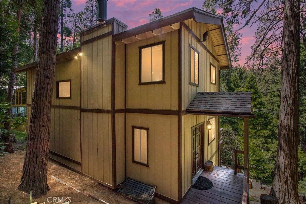 Image 1 of property listing at 24379 Horst, Crestline, CA 92325