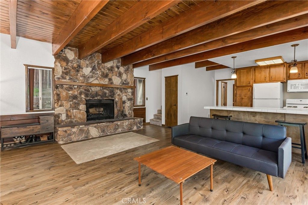 Image 10 of property listing at 24379 Horst, Crestline, CA 92325