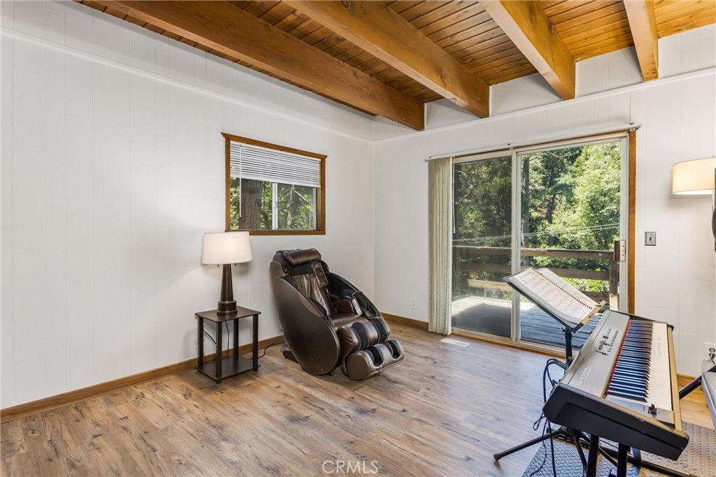 Image 15 of property listing at 24379 Horst, Crestline, CA 92325