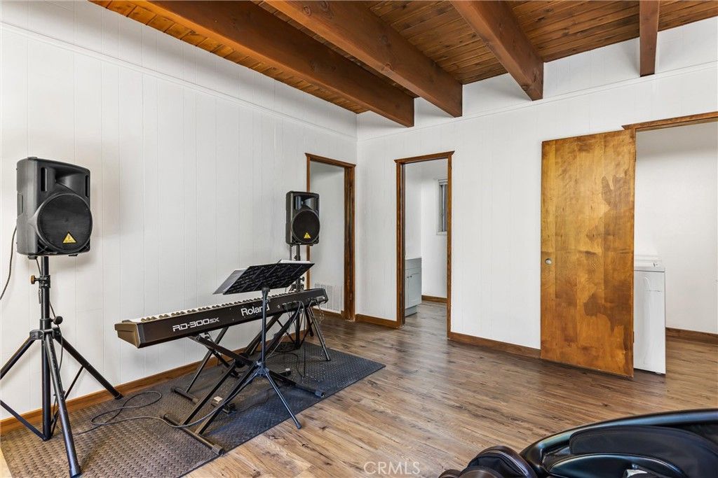 Image 16 of property listing at 24379 Horst, Crestline, CA 92325