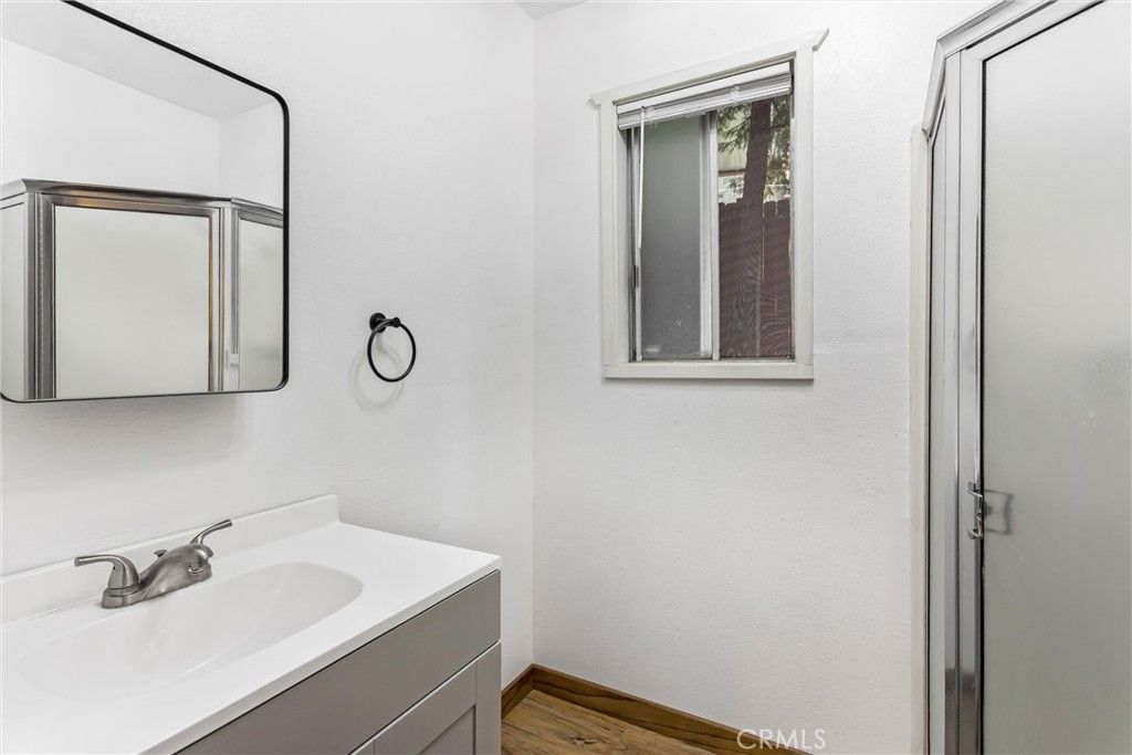 Image 17 of property listing at 24379 Horst, Crestline, CA 92325