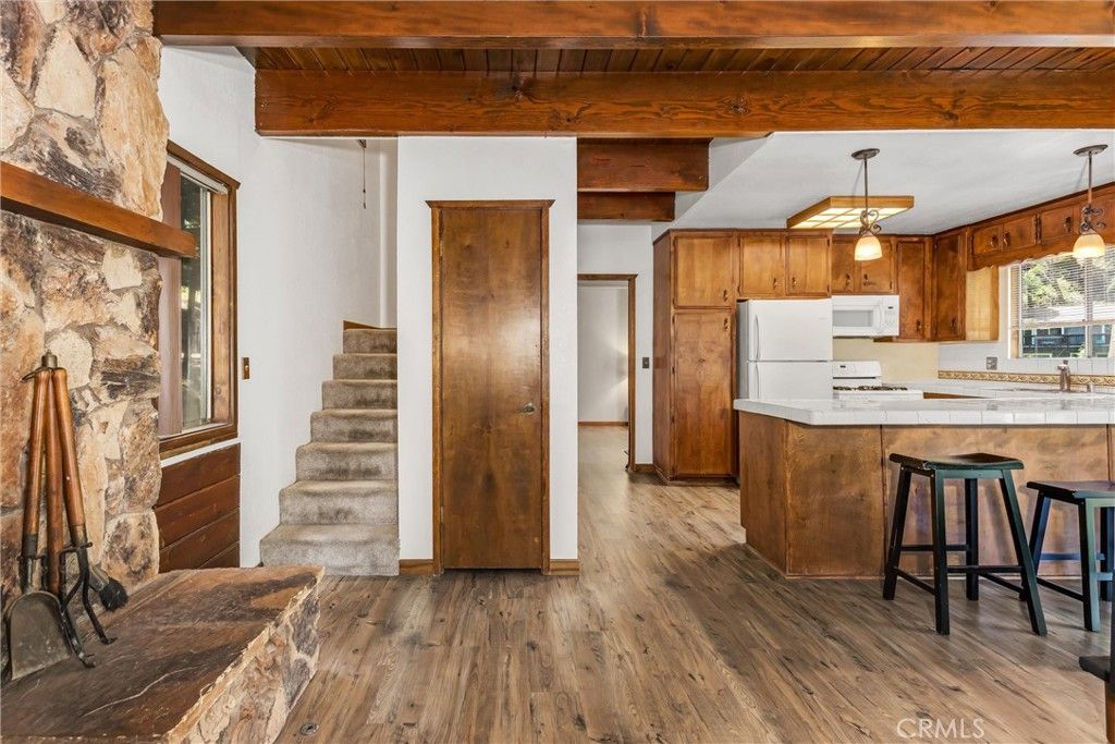 Image 19 of property listing at 24379 Horst, Crestline, CA 92325