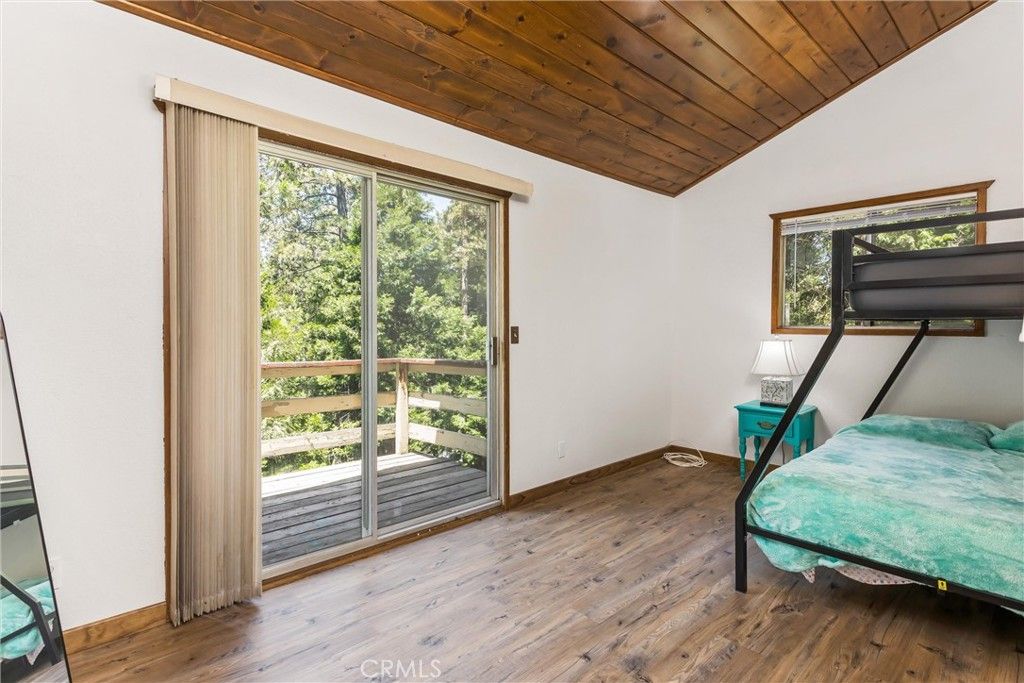 Image 22 of property listing at 24379 Horst, Crestline, CA 92325