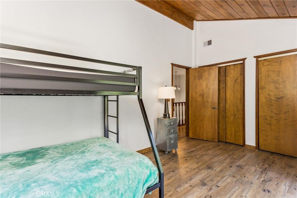 Image 23 of property listing at 24379 Horst, Crestline, CA 92325