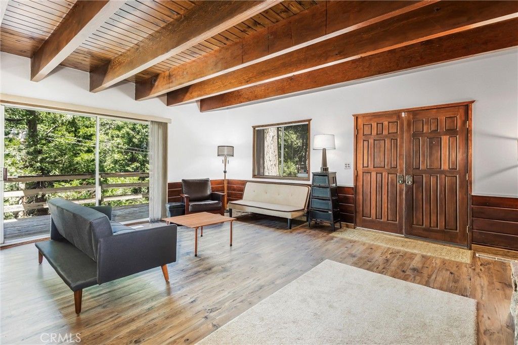 Image 8 of property listing at 24379 Horst, Crestline, CA 92325