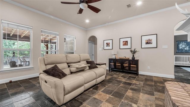 1011 Sister Grove Road, Van Alstyne, TX 75495