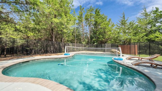 1011 Sister Grove Road, Van Alstyne, TX 75495