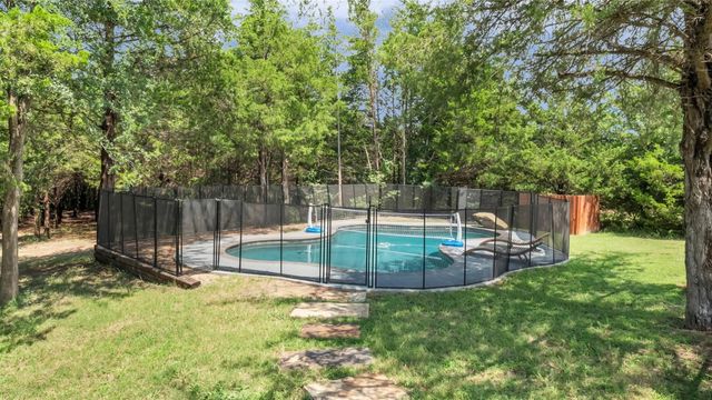 1011 Sister Grove Road, Van Alstyne, TX 75495