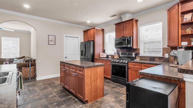 1011 Sister Grove Road, Van Alstyne, TX 75495