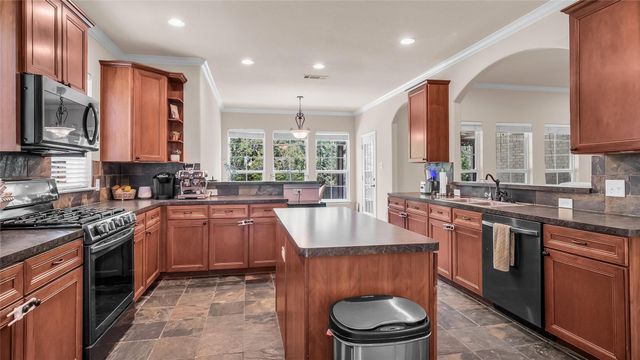 1011 Sister Grove Road, Van Alstyne, TX 75495