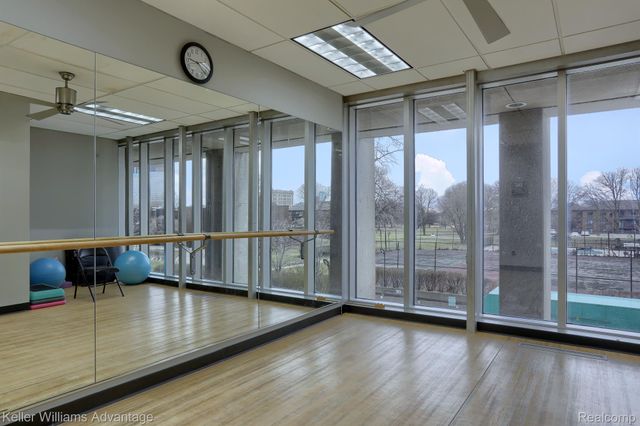 1300 E LAFAYETTE Street 1509, Detroit, MI 48207