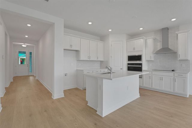 1001 FIESTA KEY CIRCLE, Lady Lake, FL 32159