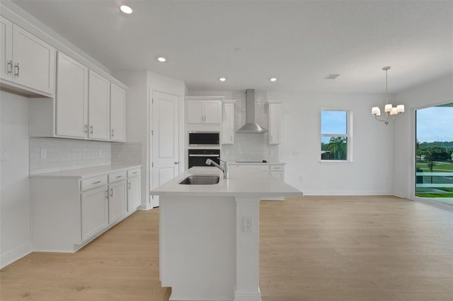 1001 FIESTA KEY CIRCLE, Lady Lake, FL 32159