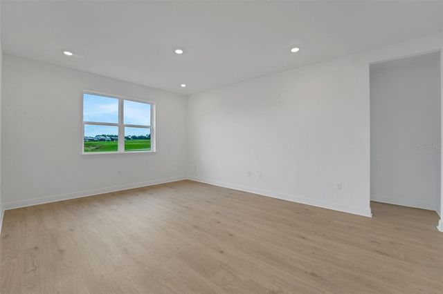 1001 FIESTA KEY CIRCLE, Lady Lake, FL 32159