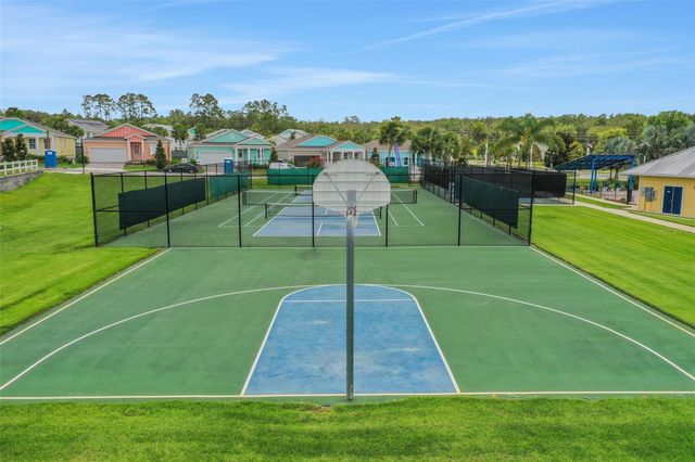 1001 FIESTA KEY CIRCLE, Lady Lake, FL 32159