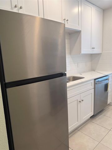 6525 Renwick Drive A, Houston, TX 77081
