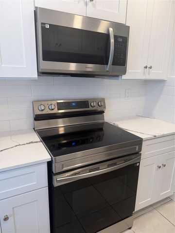 6525 Renwick Drive A, Houston, TX 77081
