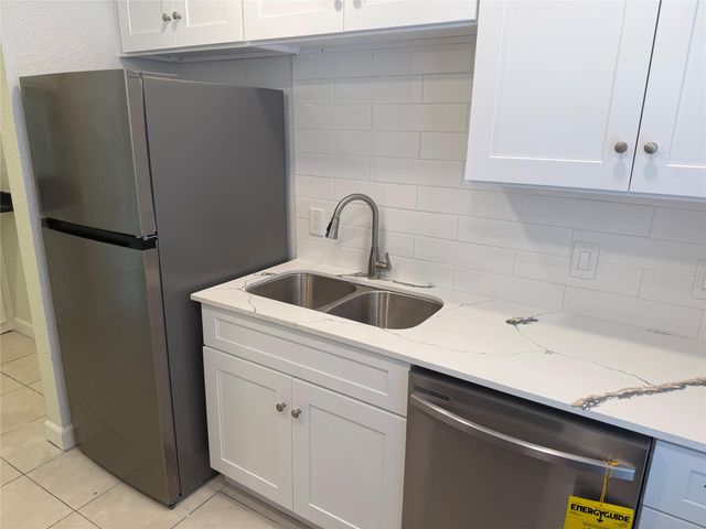 6525 Renwick Drive A, Houston, TX 77081