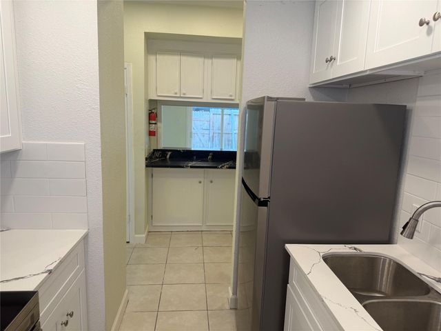 6525 Renwick Drive A, Houston, TX 77081