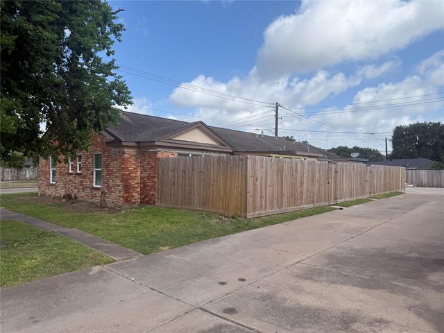 6525 Renwick Drive A, Houston, TX 77081