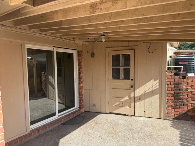 6525 Renwick Drive A, Houston, TX 77081