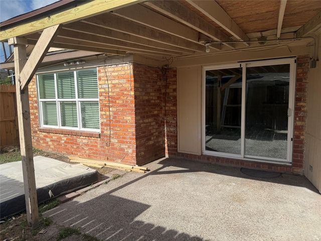 6525 Renwick Drive A, Houston, TX 77081