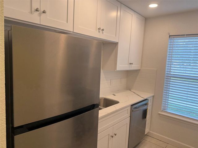 6525 Renwick Drive A, Houston, TX 77081
