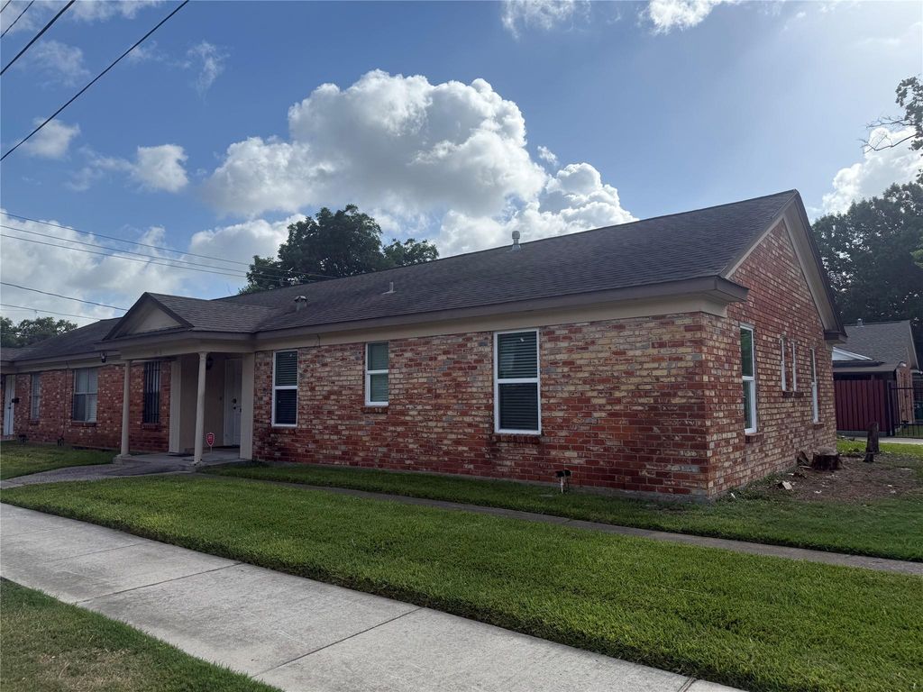 6525 Renwick Drive A, Houston, TX 77081