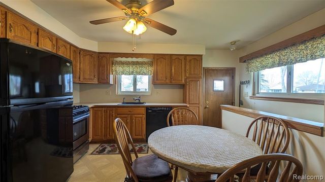 21562 Winshall Court, Saint Clair Shores, MI 48081