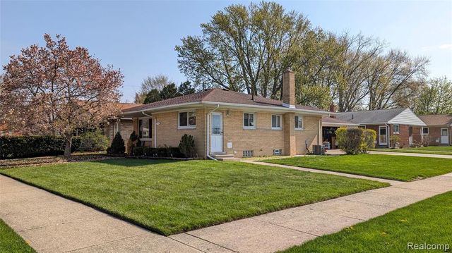 21562 Winshall Court, Saint Clair Shores, MI 48081