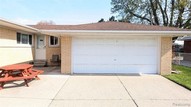 21562 Winshall Court, Saint Clair Shores, MI 48081