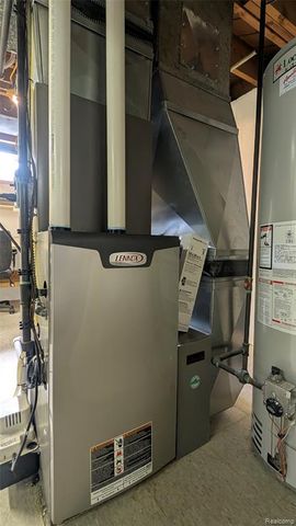 21562 Winshall Court, Saint Clair Shores, MI 48081