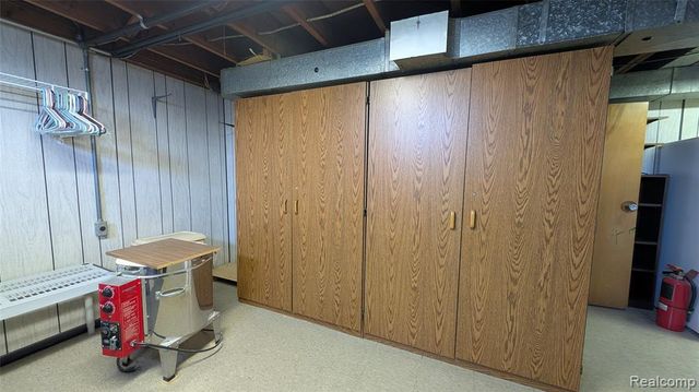 21562 Winshall Court, Saint Clair Shores, MI 48081